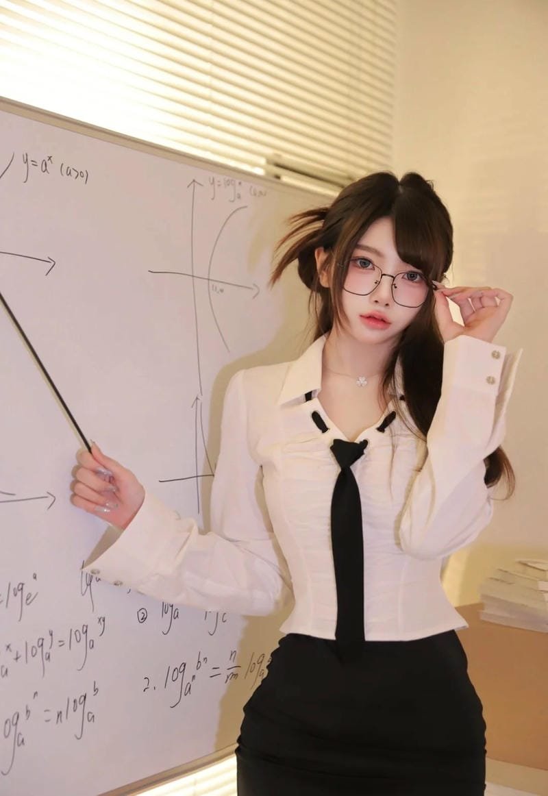 hình ảnh cosplay cô giáo 17