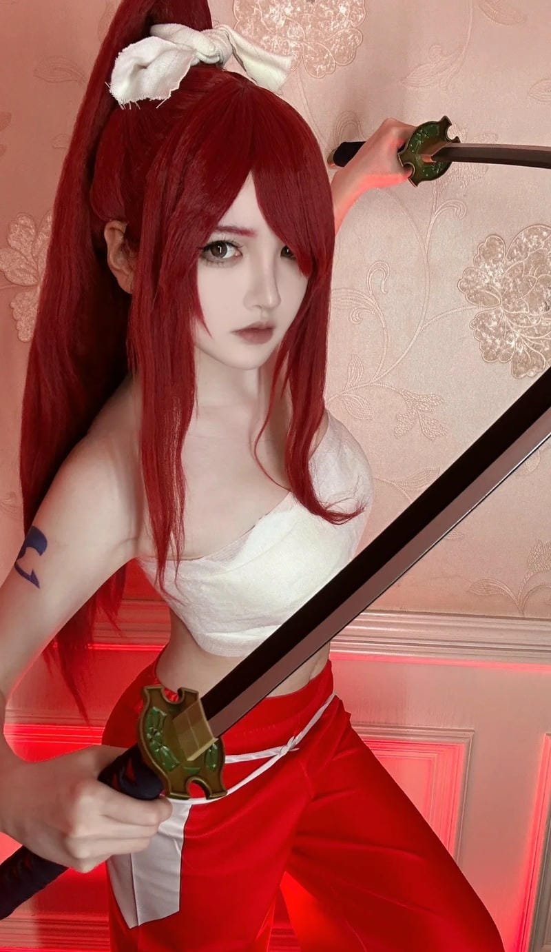 hình ảnh cosplay erza 20