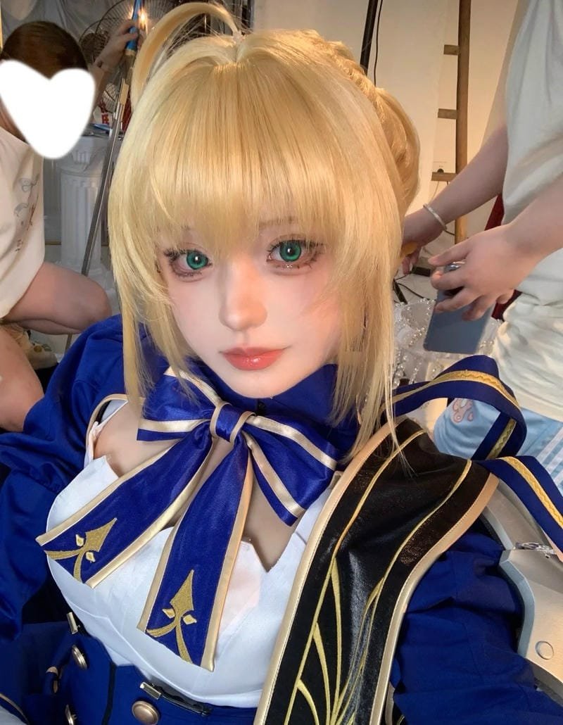 hình ảnh cosplay saber 14