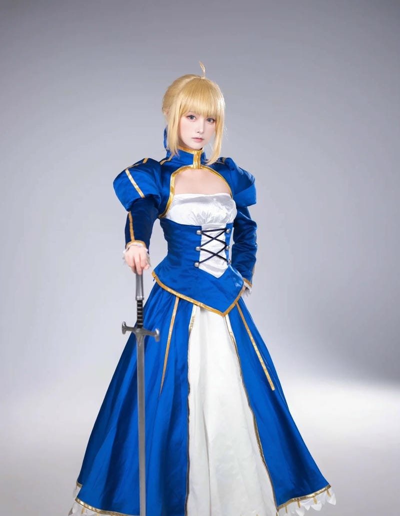 hình ảnh cosplay saber 17