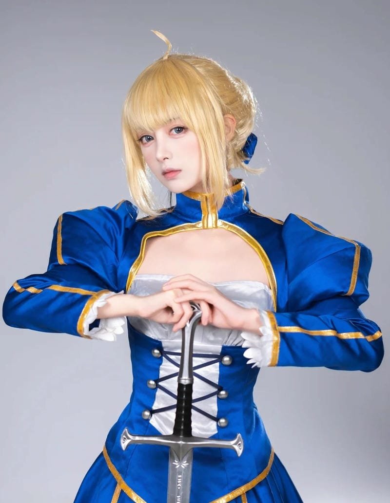 hình ảnh cosplay saber 19
