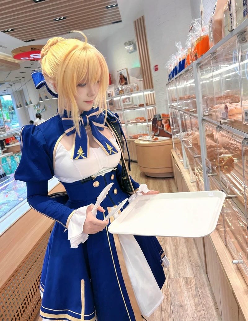 hình ảnh cosplay saber 25