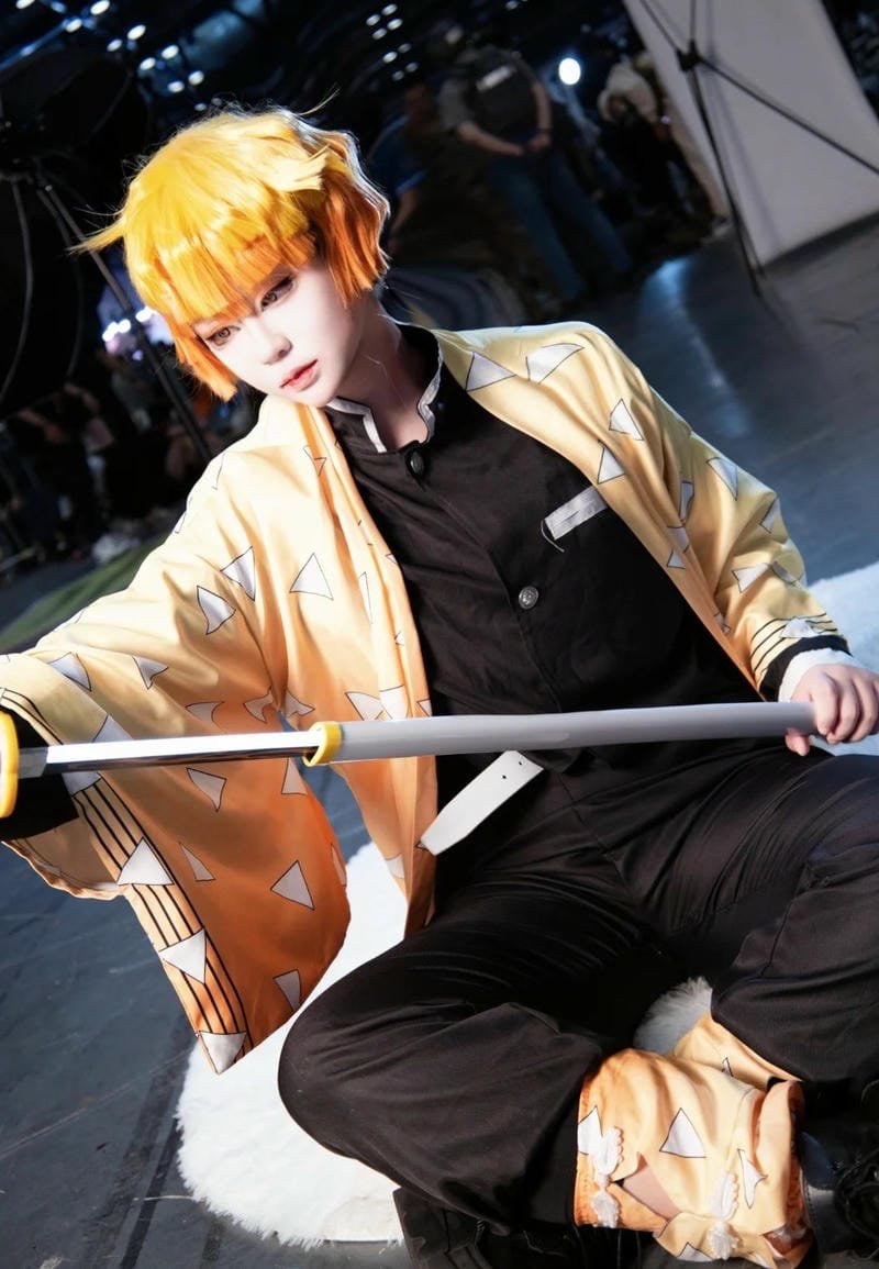hình ảnh cosplay zenitsu 12