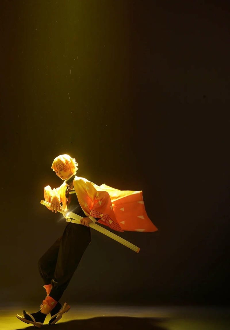 hình ảnh cosplay zenitsu 27