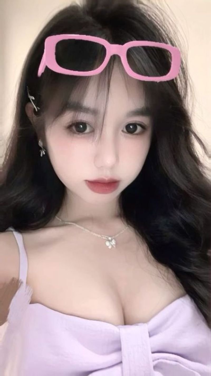 hình ảnh gái xinh khoe ngực 22