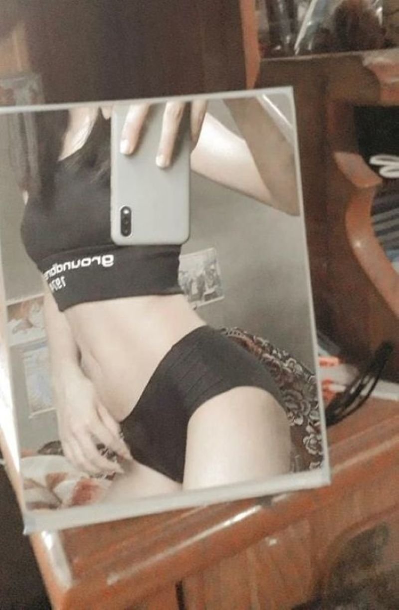 hình ảnh gái xinh khoe ngực 3