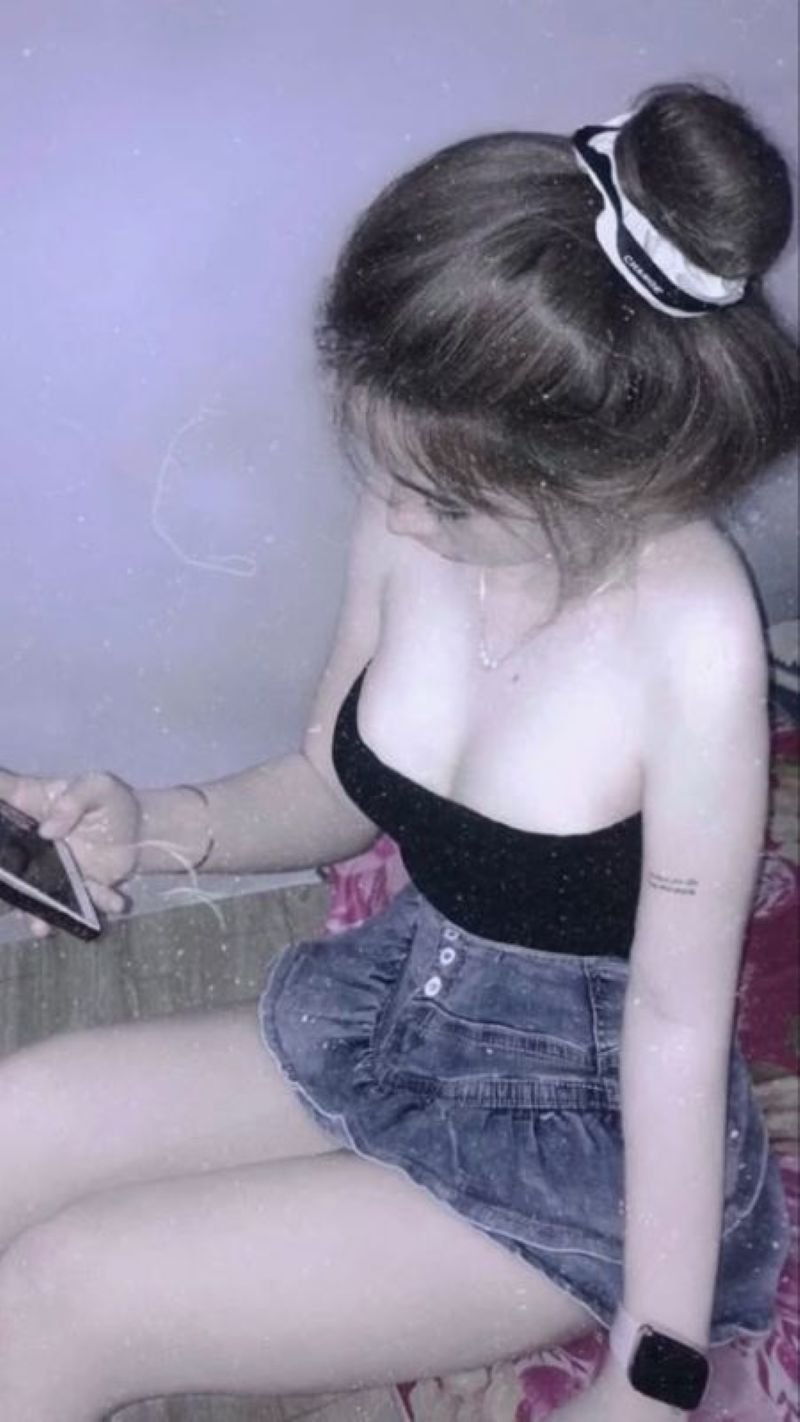 hình ảnh gái xinh khoe ngực 8